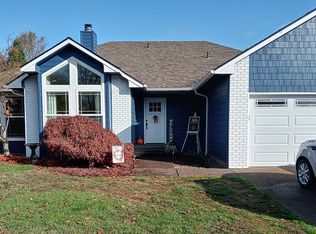 568 SE Walnut Ave, Dallas, OR 97338