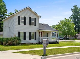 131 S Benjamin St, Fowlerville, MI