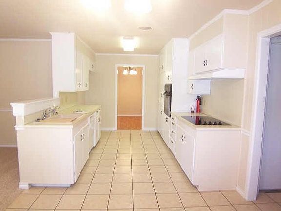 5th image of 2049 Woodridge Dr