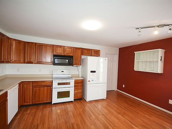 2nd image of 1845 Murdoch Dr