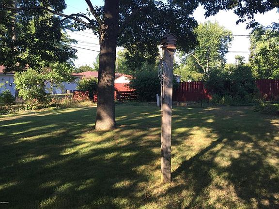 4th image of 405 Kublick Dr