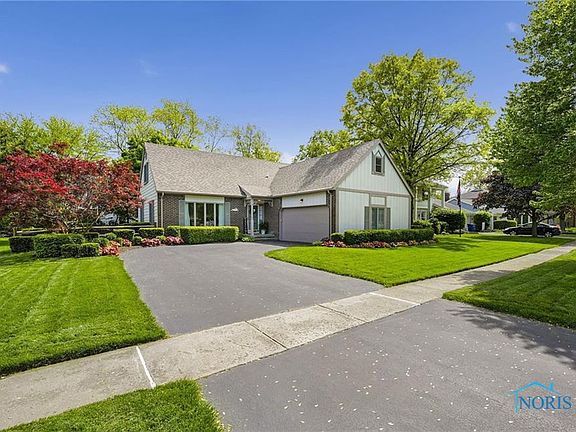 2nd image of 725 Oak Knoll Dr