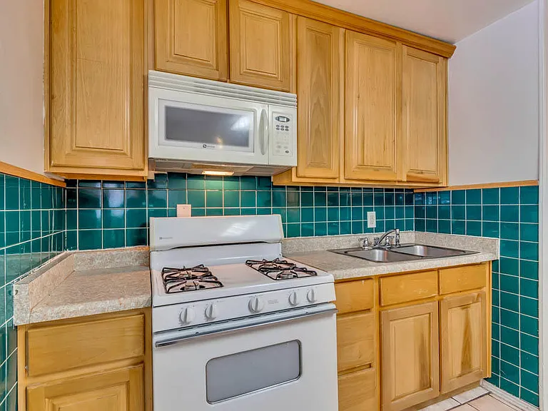 1001 Atwood Dr — Photo 17