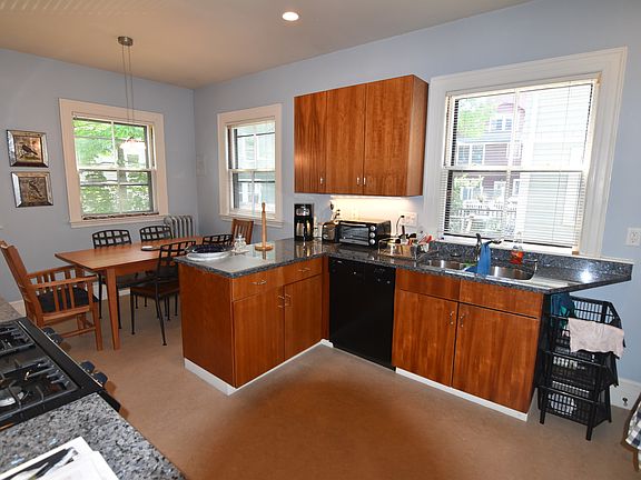 5th image of 79 Aspinwall Ave #1A