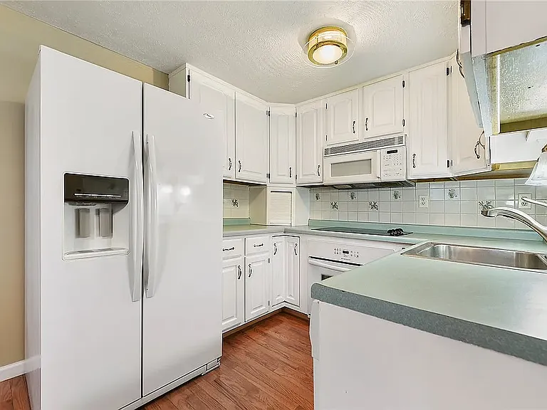 806 Countryside Dr — Photo 3