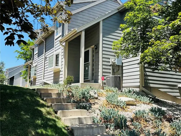 2002 S Worchester Way, Aurora, CO 80014