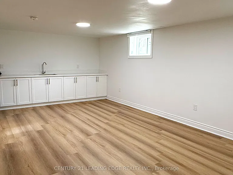 2385 Strathmore Cres #BASEMENT — Photo 5