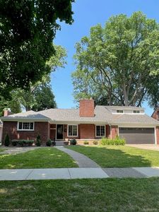274 Lothrop Rd, Grosse Pointe Farms, MI, 48236