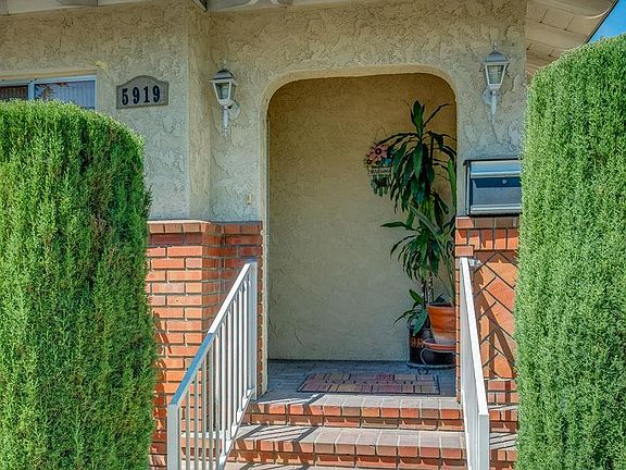 4th image of 5919 Rosemead Blvd