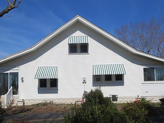 3rd image of 4930 Diamond Dr