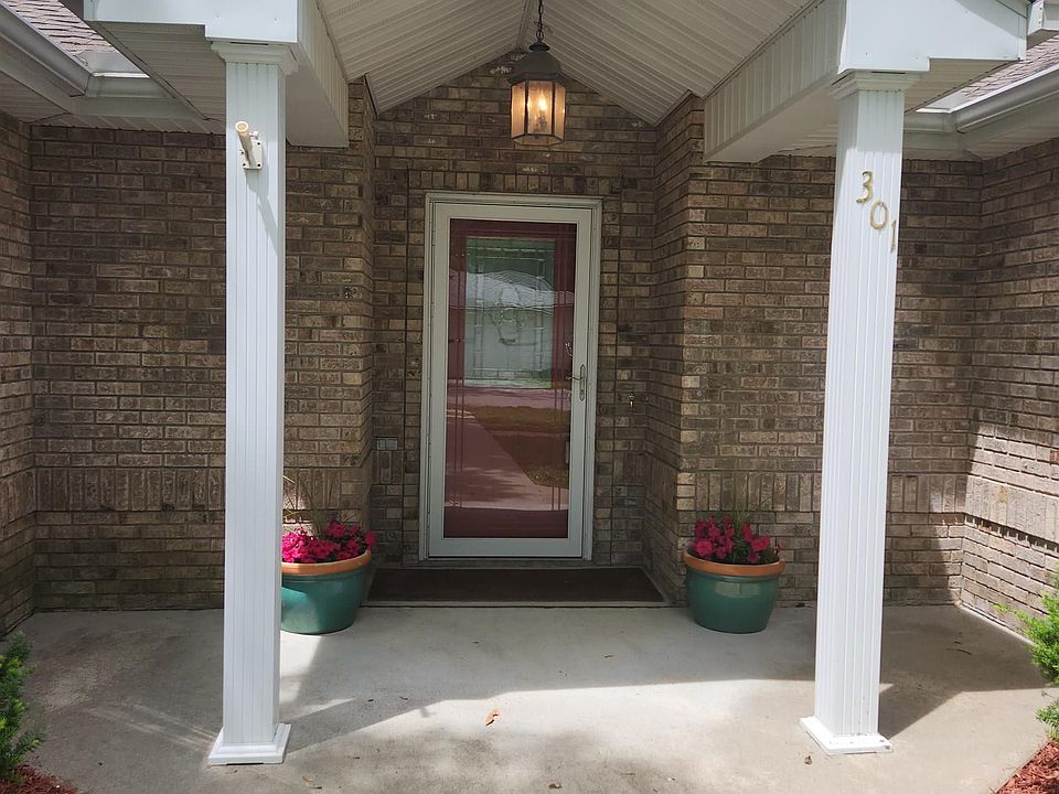 301 N Locust St, Sesser, IL 62884 MLS EB448293 Zillow