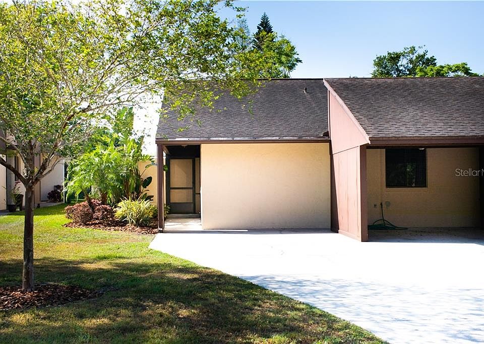 1st image of 349 Lake Harris Dr