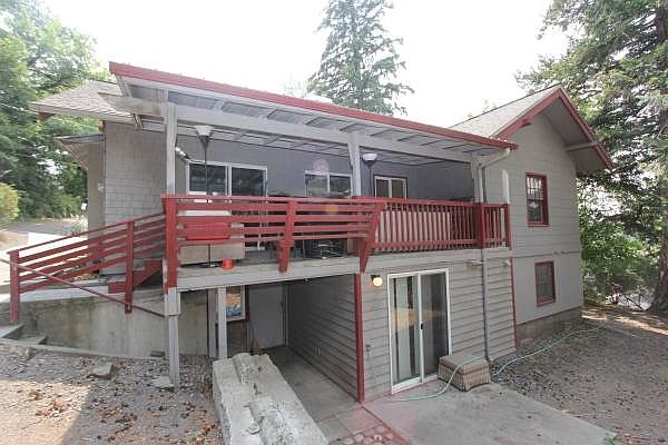 2nd image of 965 NE Maple St