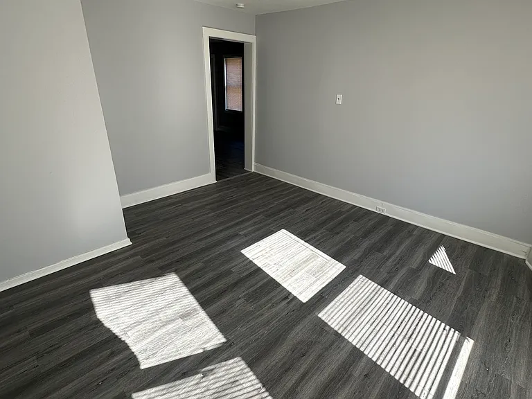 165 Starr St #2A — Photo 25