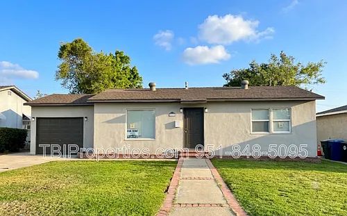 4667 N Mayfield Ave Photo 1