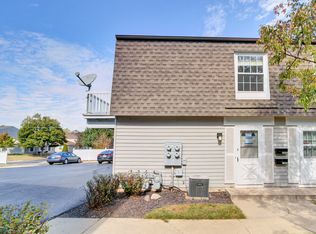 1400 Woodcutter Ln UNIT D, Wheaton, IL 60189
