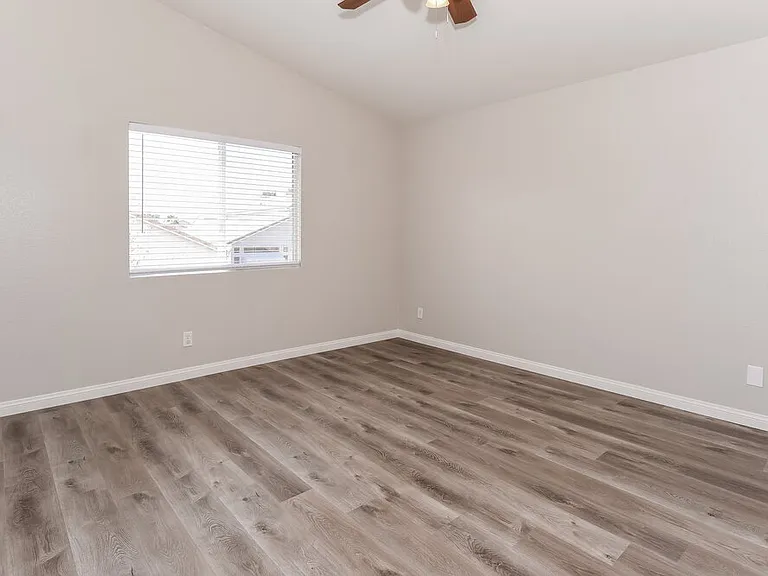 6033 Highland Gardens Dr — Photo 11