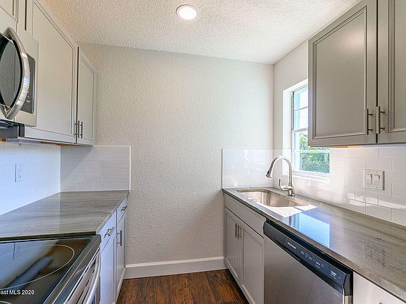 3rd image of 4045 Edwards St