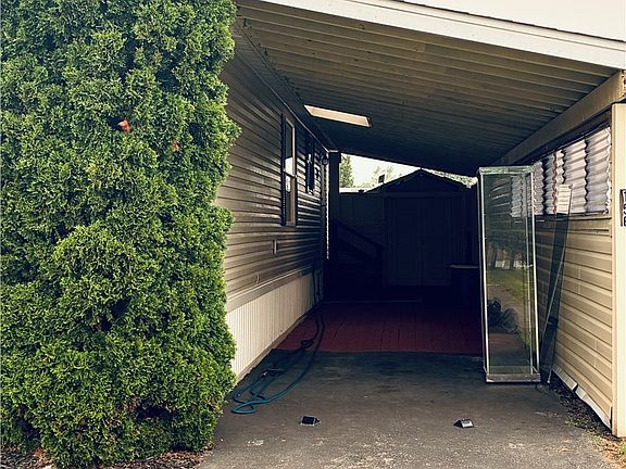 4th image of 6035 S Transit Rd #156
