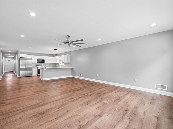 3rd image of 529 Weston Way