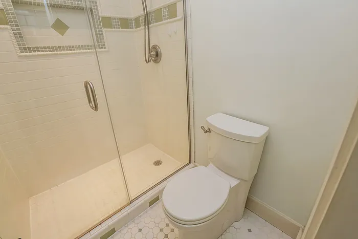 317 Wicklow Cv — Photo 9