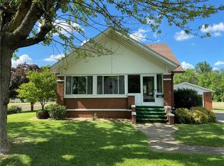 310 W 9th St, Neoga, IL