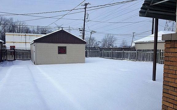 5th image of 14204 Emerald Ave