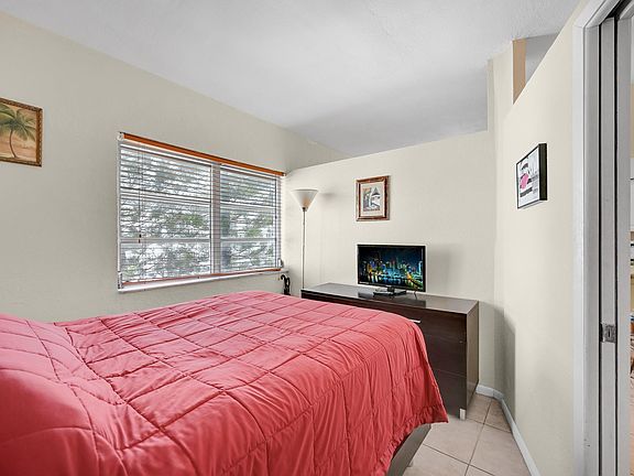 4th image of 1100 Collins Avenue #306