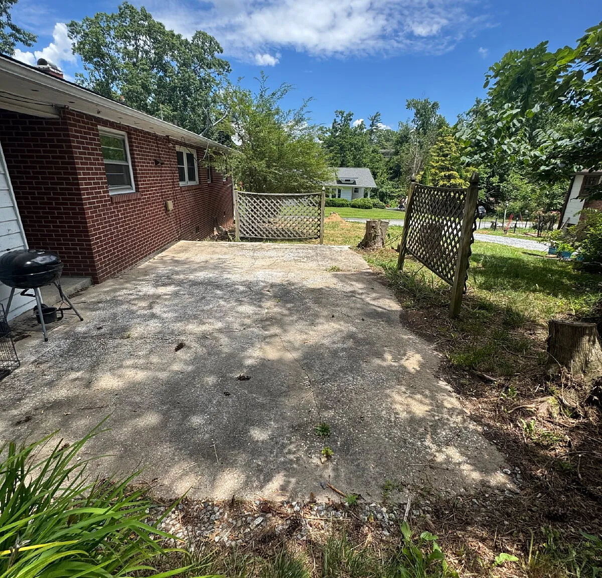 3 bed, 1.0 bath, 978 sqft, $1,750 — Photo 2