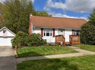 324 Fairmont Dr, Hermitage, PA