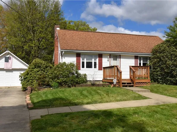 324 Fairmont Dr, Hermitage, PA 16148