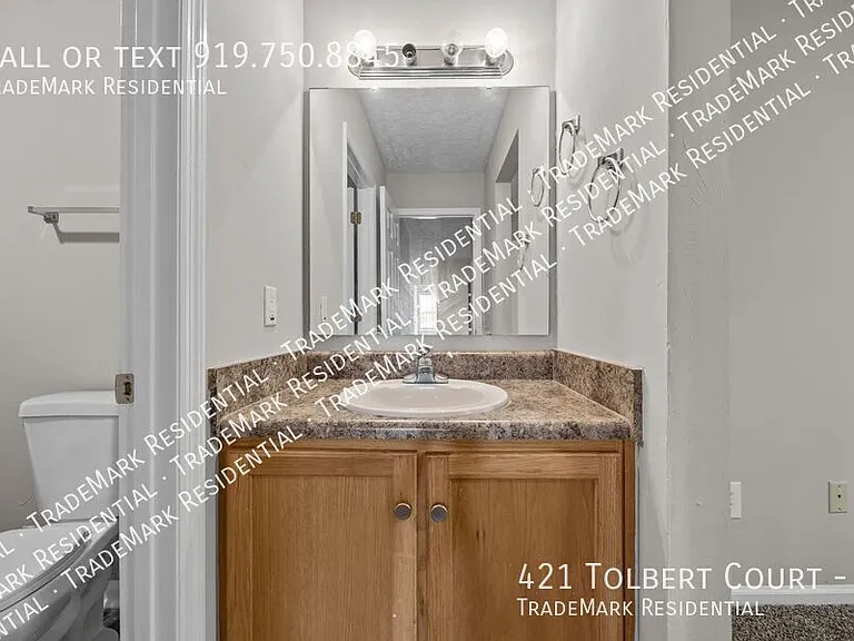 421 Tolbert Ct #C — Photo 8