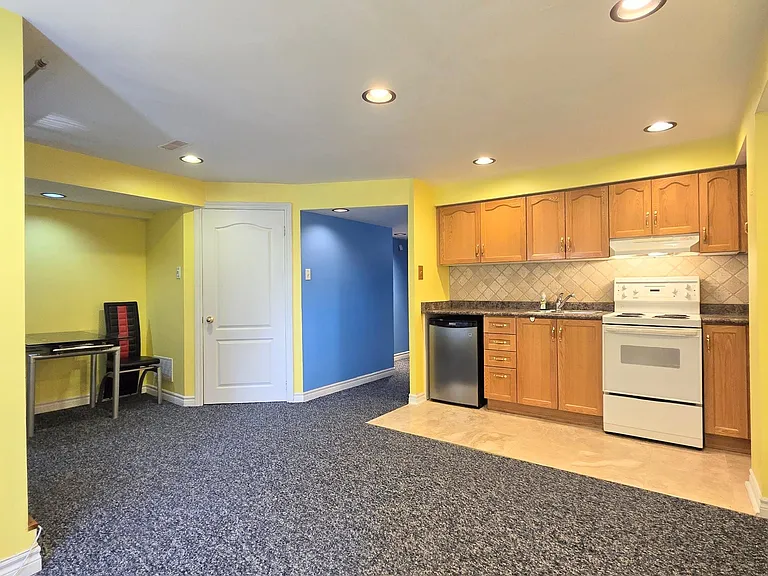 65 Mare Cres #BASEMENT — Photo 6