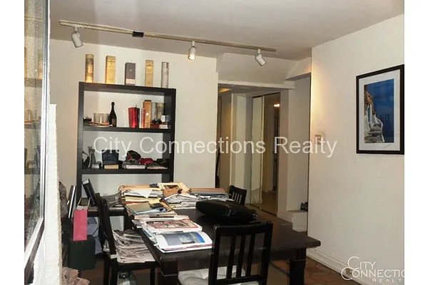 Rented by City Connections Realty | media 4