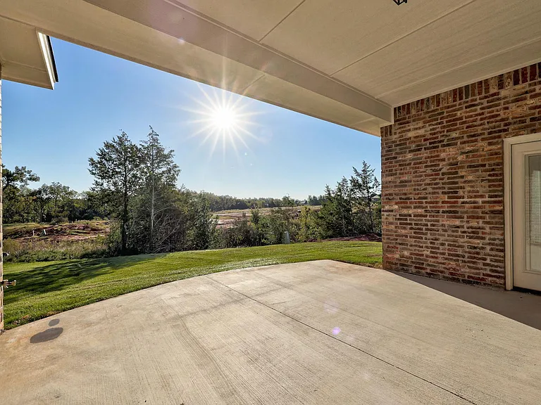 1811 Hollow Crest Ct — Photo 46