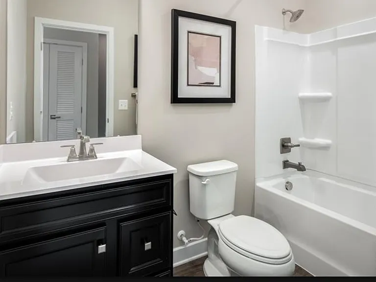 4 Friendship Ct — Photo 6