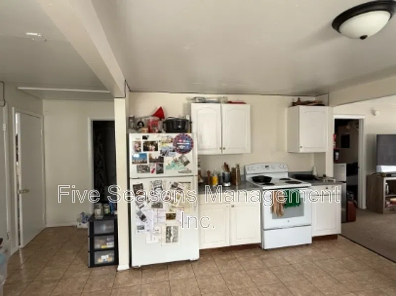 4 bed, 1.0 bath, 1000 sqft, $3,000 — Photo 2