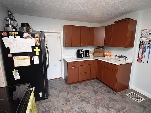 4th image of 500 Catterlin St