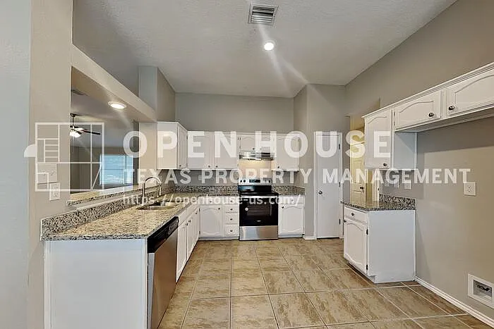 4128 Gardner Dr — Photo 6