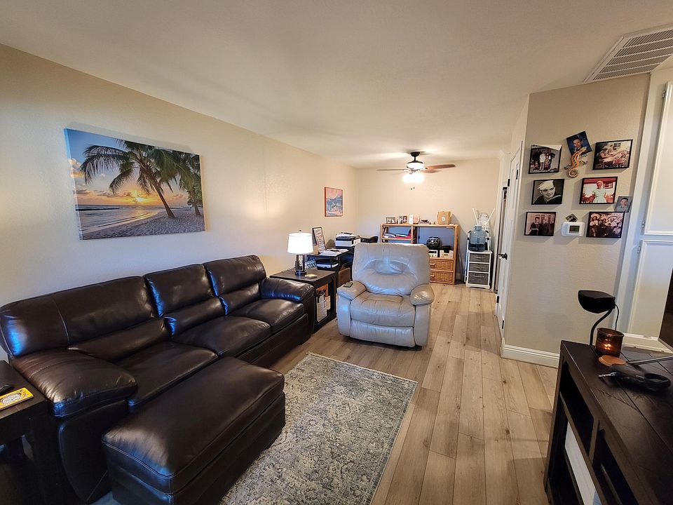 1st image of 2820 N Arcadia Ct #100