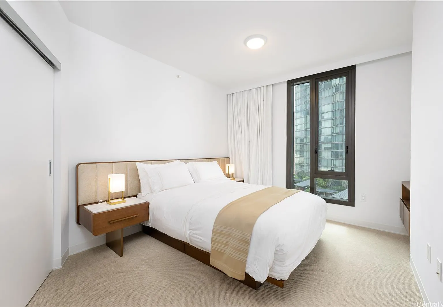 2 bed, 826 sqft, $5,000 — Photo 3