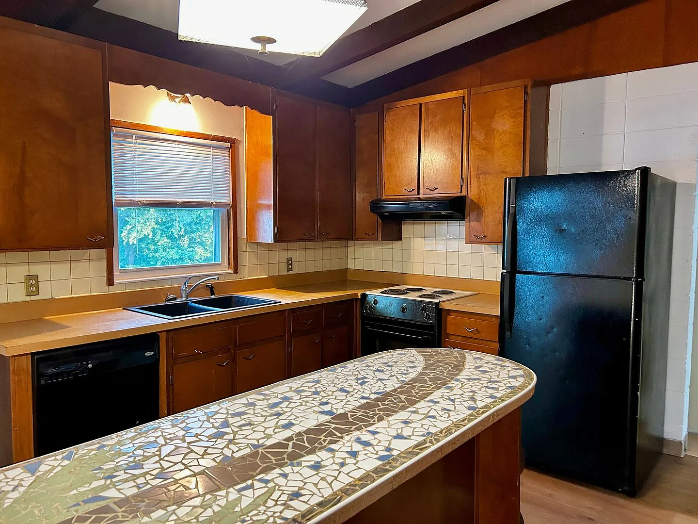 Vaulted Ceiling 4 Bedroom Home near FSU for Fall 2027!! — Photo 4