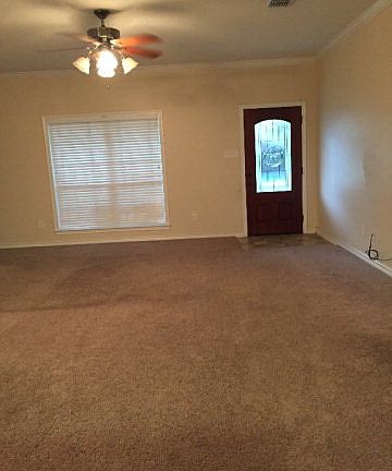 5th image of 302 Oakhill St