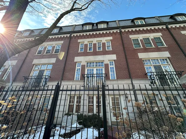 2634 N Southport Ave, Chicago, IL 60614