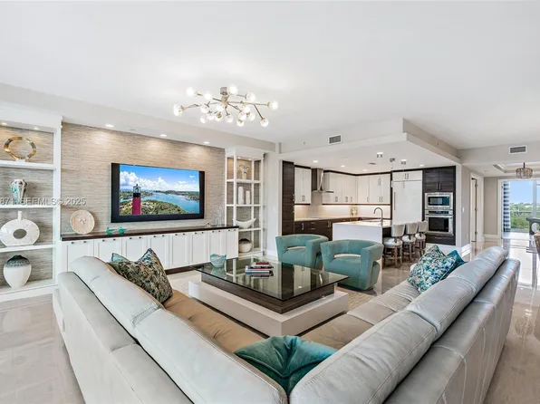 2700 Donald Ross Rd APT 402, Palm Beach Gardens, FL 33410
