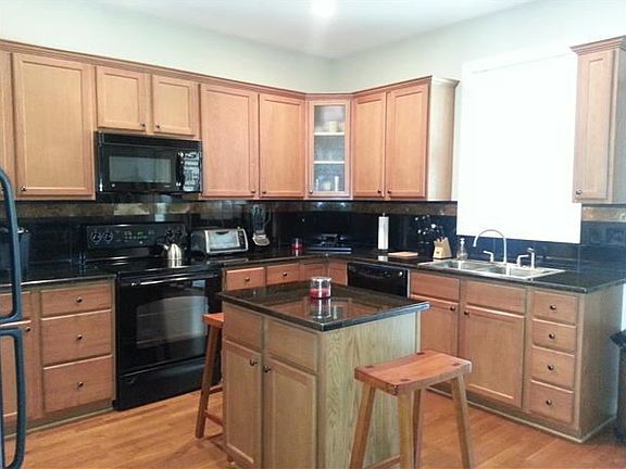 2nd image of 255 I E Delaware Avenue