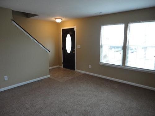 2nd image of 709 Bluff Creek Dr