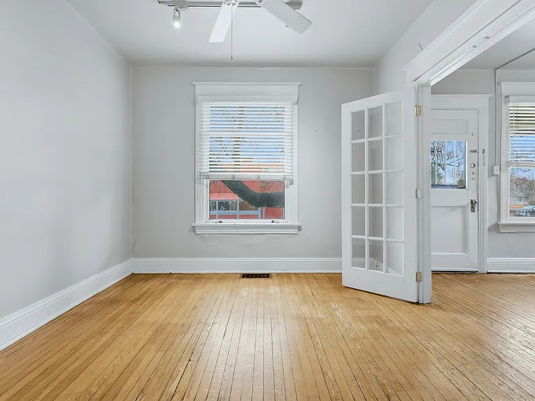 1121 E 6th Ave #1 — Photo 11