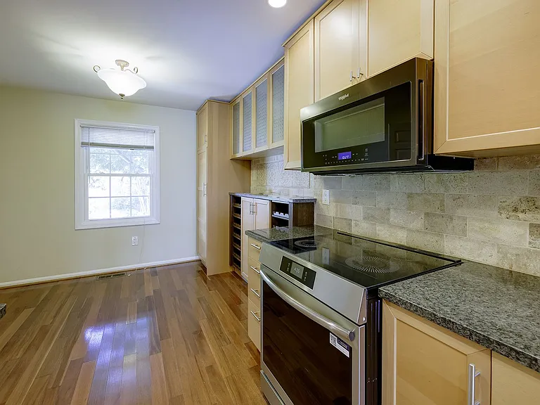 7518 Westlake Ter — Photo 20