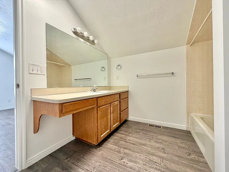 1091 & 1099 W Shepard Ln — Photo 16